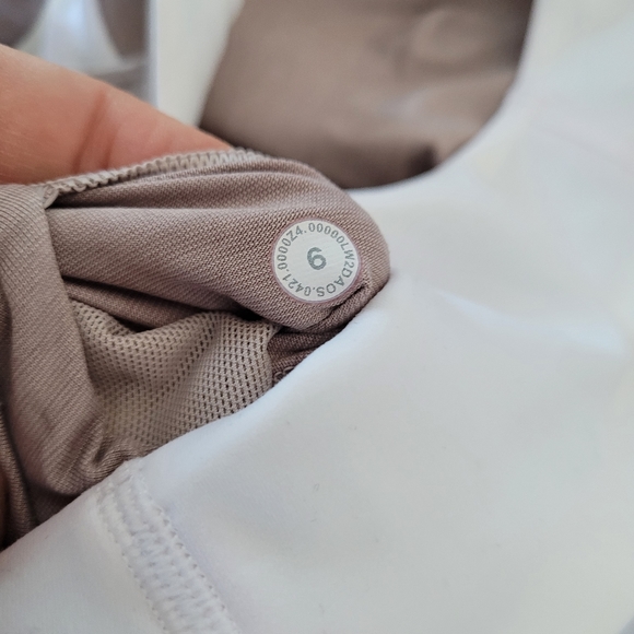 Lululemon wonder train bra C/D SIZE 6 - Picture 4 of 7